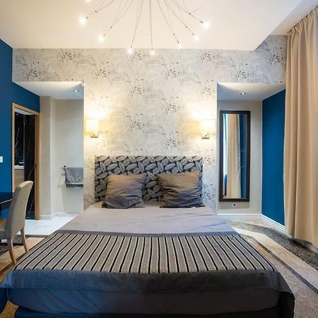 La Suite 2 Pieces Lit Queen Size Entree Privee Nîmes Exteriör bild