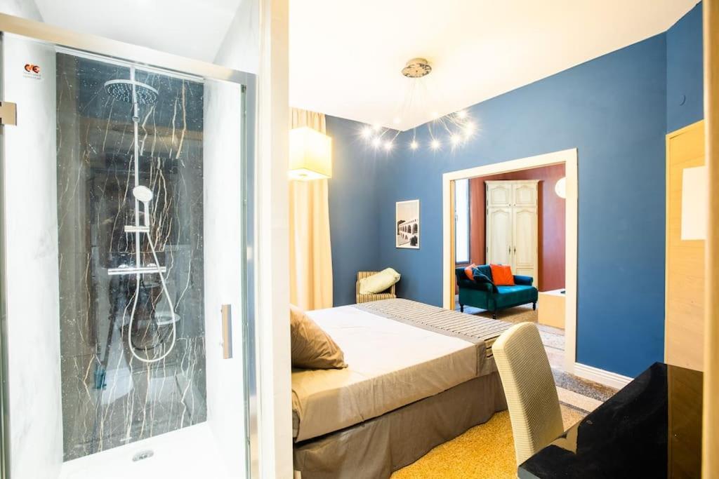 La Suite 2 Pieces Lit Queen Size Entree Privee Nîmes Exteriör bild